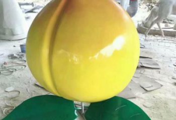 黃桃雕塑廠家，水果彩繪擺件，仿真黃桃玻璃鋼雕塑