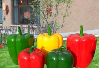 青椒雕塑廠家，仿真果蔬擺件，玻璃鋼仿真青椒雕塑小品