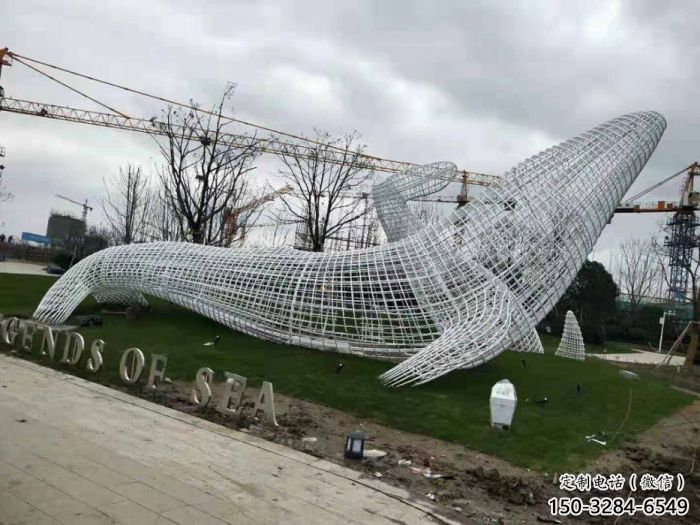 鯨魚雕塑廠家，鏤空動物擺件，公園仿真鯨魚雕塑制作