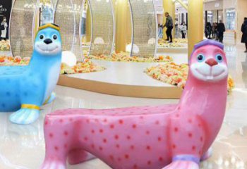 犀牛座椅雕塑廠家，商場(chǎng)景觀擺件，玻璃鋼座椅雕塑廠