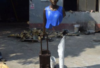 大型旅行者雕塑 商業(yè)街廣場雕塑 彩繪擺件