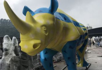 公園犀牛雕塑，鍍銅海洋雕塑，烤漆工藝