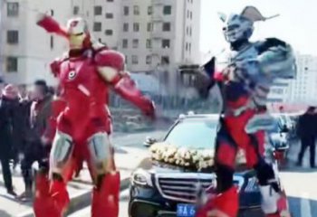 鐵藝機甲機器人雕塑制作廠家