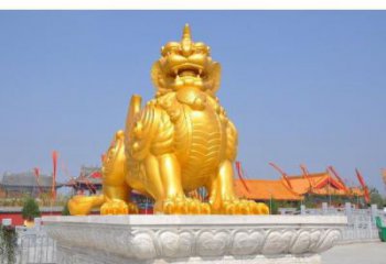 南通廣場貔貅雕塑，動(dòng)物彩繪雕塑，抽象效果