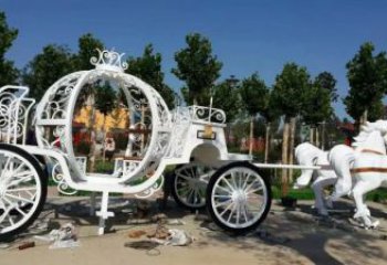 興安盟廣場(chǎng)馬車(chē)雕塑