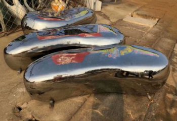 西安坐凳雕塑，小區(qū)園林雕塑，不銹鋼鏡面效果